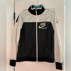 Women’s Nike Windbreaker